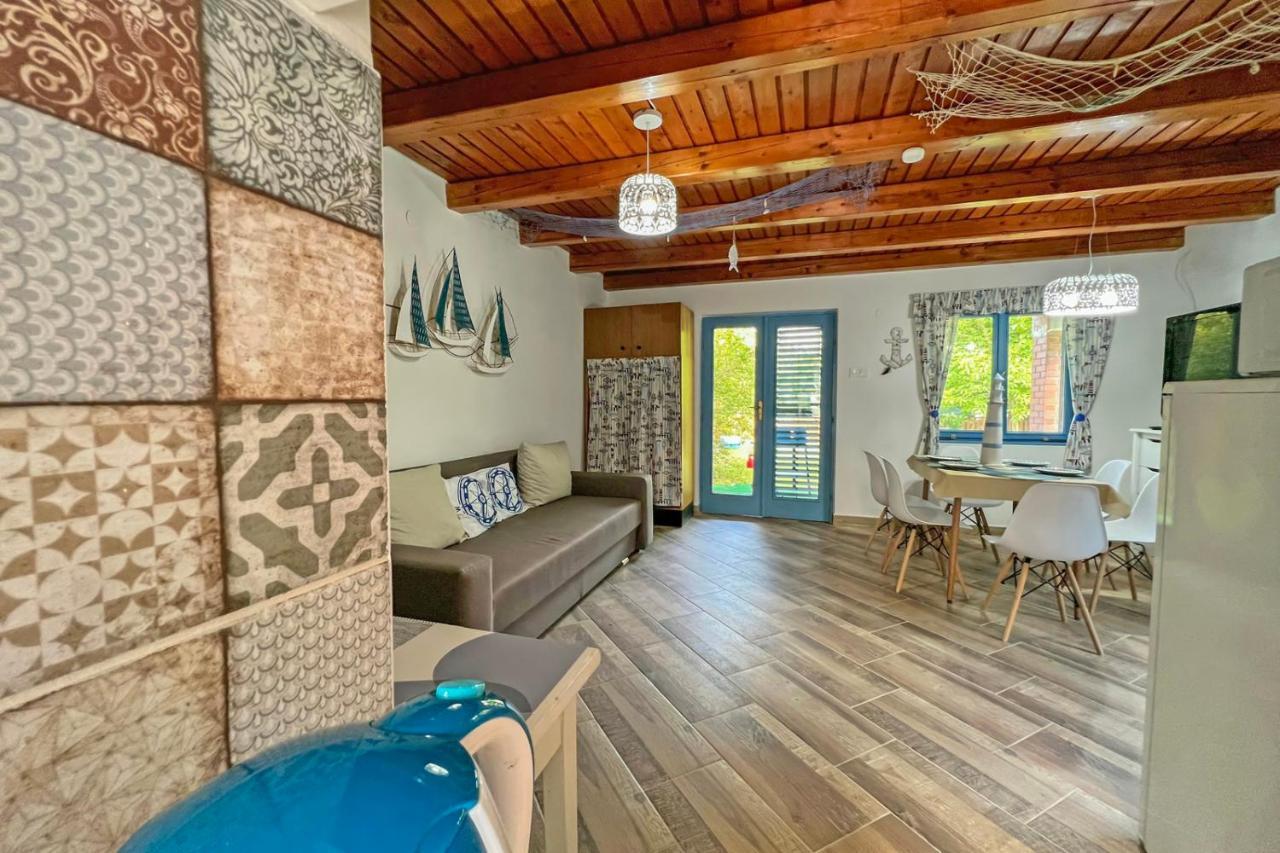 Villa Popeye Jakuzzis Nyaralohaz Békésszentandrás Exterior foto